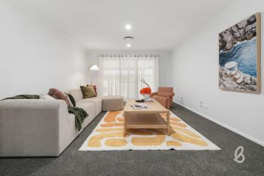 House For Sale - NSW - Singleton - 2330 - Spacious, stylish and move in ready  (Image 2)