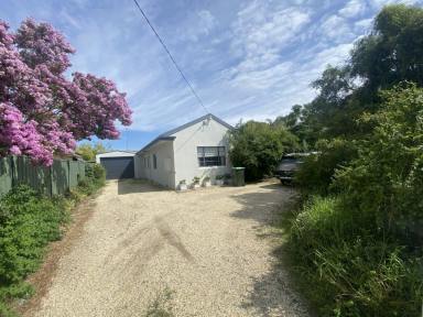 House For Lease - VIC - Echuca - 3564 - Tranquil Living  (Image 2)