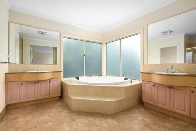 House Leased - VIC - Seaford - 3198 - FAMILY  HOME | SECURE YARD | 3 LIVING AREAS  (Image 2)