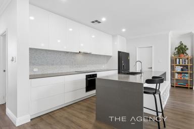 House For Sale - WA - Kingsley - 6026 - COMFORT, CONVENIENCE AND FAMILY LIVING COMBINED! (Image 2)