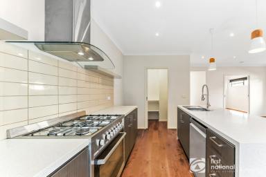 House For Lease - VIC - Cranbourne - 3977 - Stylish & Functional Family Living (Image 2)