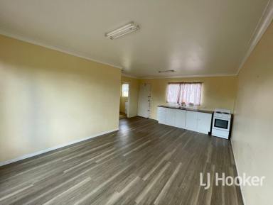 Unit For Lease - NSW - Inverell - 2360 - Low Maintenance Unit (Image 2)