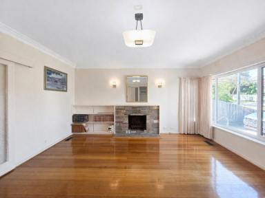 House For Lease - VIC - Cheltenham - 3192 - Available Now - Charming 3-Bedroom Family Home in Prime Cheltenham Location  (Image 2)