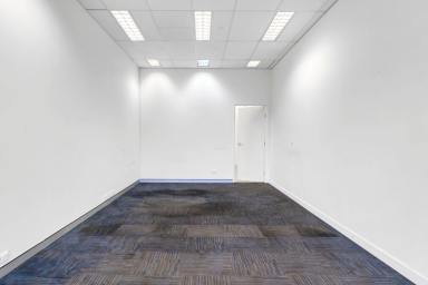 Retail For Lease - QLD - Newtown - 4350 - High Exposure 40 sqm. Retail/Office Space in Clifford Square  (Image 2)