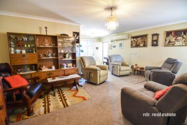 House For Sale - NSW - Inverell - 2360 - CLASSIC BRICK FAMILY HOME  (Image 2)