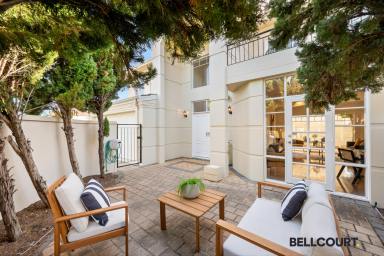 Townhouse For Sale - WA - Como - 6152 - COMFORT & CONVENIENCE  (Image 2)