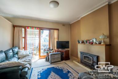 House For Lease - NSW - Guyra - 2365 - Perfect Location!  (Image 2)