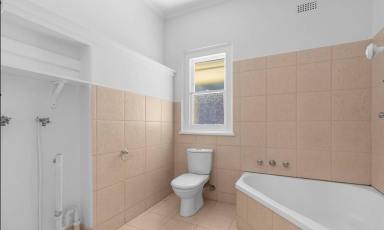 House For Lease - VIC - Mentone - 3194 - HOUSE SIZE TWO BEDROOM PROPERTY ON HALF A BLOCK  (Image 2)