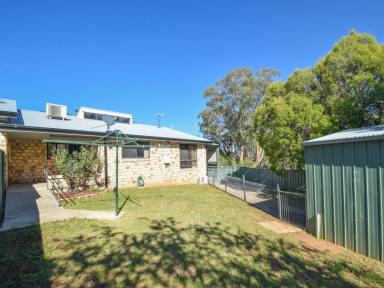 House For Sale - NSW - Young - 2594 - 2 Bedroom Townhouse in a Quiet Cul-De Sac Location with Room for the Caravan or Motorhome  (Image 2)
