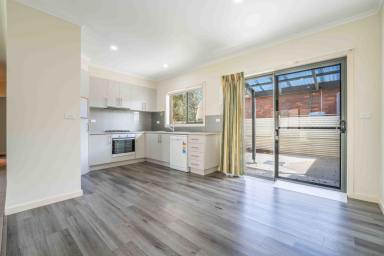 Unit For Sale - VIC - Heywood - 3304 - Perfect Modern Unit  (Image 2)