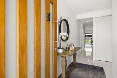 House For Sale - QLD - Torrington - 4350 - Modern family home packed with features  (Image 2)