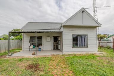 House For Sale - VIC - Birchip - 3483 - Buy at 2022 prices! (Image 2)