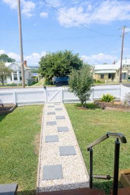 House For Sale - NSW - Inverell - 2360 - Immaculate Cottage Charm  (Image 2)