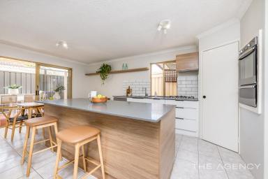 House For Sale - WA - Marangaroo - 6064 - PERFECT LOCK-AND-LEAVE LIFESTYLE!!  (Image 2)