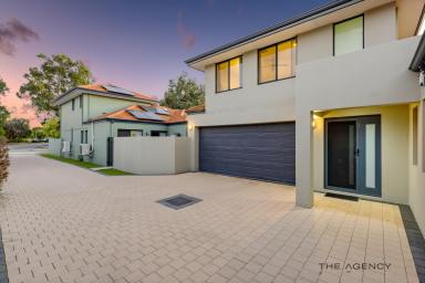 House For Sale - WA - Wilson - 6107 - EXECUTIVE PARKSIDE LIVING  (Image 2)