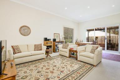 Townhouse For Lease - NSW - Berry - 2535 - Immaculate 3 bedroom townhouse  (Image 2)