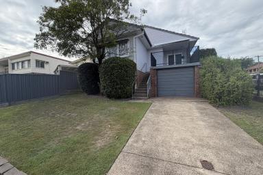 House For Lease - NSW - East Maitland - 2323 - WELL PRESENTED FAMILY HOME WITH INGROUND POOL!  (Image 2)