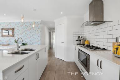 House For Sale - WA - Padbury - 6025 - Simply Relax and Put Your Feet Up!  (Image 2)