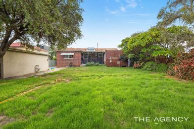 House For Sale - WA - Kewdale - 6105 - Classic Brick & Tile on 731sqm with Future Potential  (Image 2)