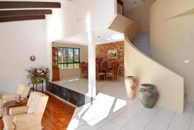 House For Lease - NSW - Cordeaux Heights - 2526 - Grand Family Home!  (Image 2)