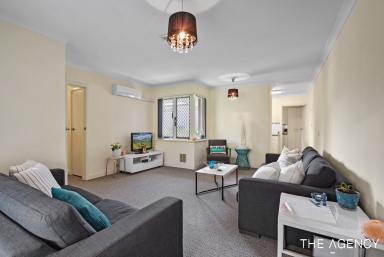 Villa For Sale - WA - Hamilton Hill - 6163 - Easy Care Lock and leave Living In Excellent Location  (Image 2)