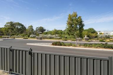 House For Sale - WA - Dunsborough - 6281 - Modern Corner Gem Opposite Nature Reserve  (Image 2)