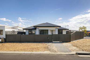 House For Sale - WA - Dunsborough - 6281 - Modern Corner Gem Opposite Nature Reserve  (Image 2)