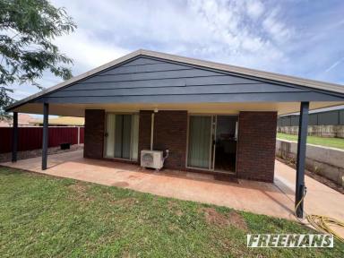 House For Sale - QLD - Kingaroy - 4610 - 1,052m2 allotment walk to private school  (Image 2)