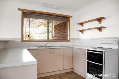 House For Lease - TAS - Margate - 7054 - Home in Highly Sought-After Area  (Image 2)