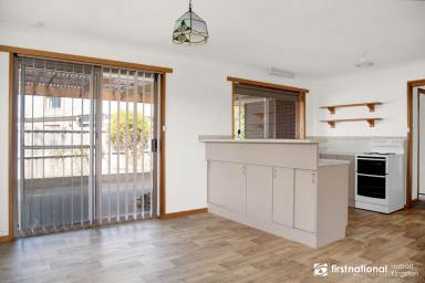 House For Lease - TAS - Margate - 7054 - Home in Highly Sought-After Area  (Image 2)