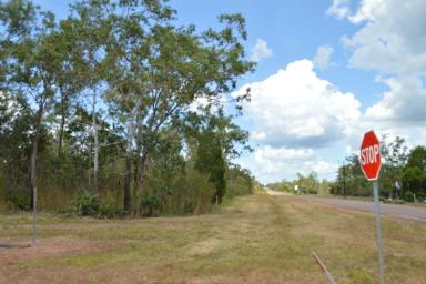 Residential Block For Sale - NT - Livingstone - 0822 - Large Land Option close to Highway  (Image 2)