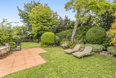 House For Sale - WA - Kalamunda - 6076 - COMFORT, CHARM  & CHARACTER!!  (Image 2)