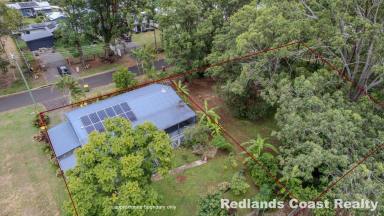 House For Sale - QLD - Russell Island - 4184 - Sought-After Location, Expansive North Facing Verandah, Light Filled Home  (Image 2)