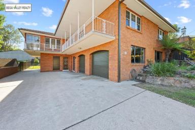 House For Sale - NSW - Bega - 2550 - SPACIOUS RENOVATED HOME WITH RENTAL INCOME APARTMENT (Price Reduced)  (Image 2)