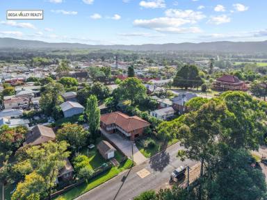 House For Sale - NSW - Bega - 2550 - SPACIOUS RENOVATED HOME WITH RENTAL INCOME APARTMENT (Price Reduced)  (Image 2)