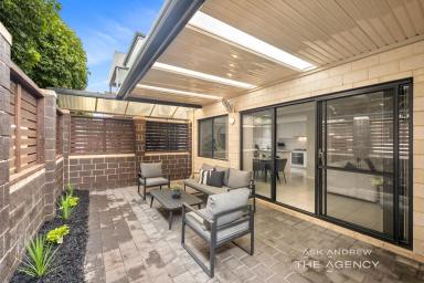 House For Sale - WA - Innaloo - 6018 - STUNNING STREET FRONT VILLA - ENTERTAINERS DELIGHT  (Image 2)