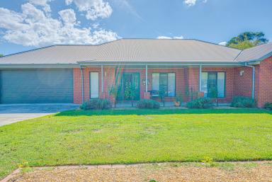 House For Sale - VIC - Myrtleford - 3737 - Golf, Swim, & Relax  (Image 2)