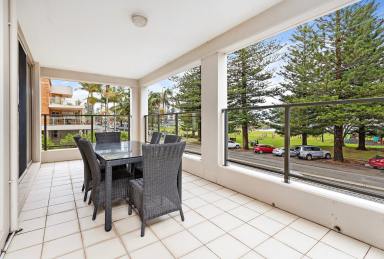 House For Lease - NSW - Kiama - 2533 - Stunning Fully Furnished Coastal Living Opposite Surf Beach  (Image 2)