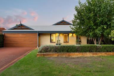 House For Sale - WA - Canning Vale - 6155 - Spacious Family Entertainer with Expansive Living Space  (Image 2)