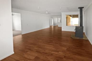 House For Lease - NSW - Glen Innes - 2370 - Spacious Family Home  (Image 2)