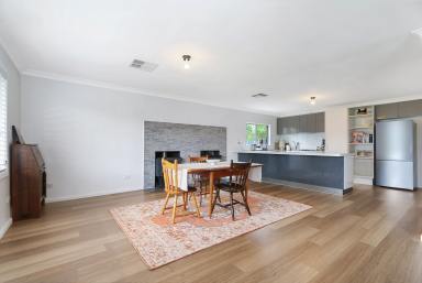 House For Lease - NSW - Culcairn - 2660 - BEAUTIFUL HOME IN CULCAIRN!  (Image 2)