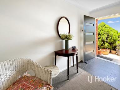 House For Lease - NSW - Inverell - 2360 - Spacious 3-Bedroom Home with Outdoor Living  (Image 2)