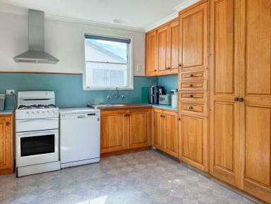 House Leased - VIC - Portland - 3305 - Neat Three Bedroom Home  (Image 2)