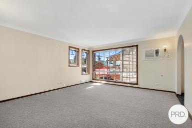 House For Lease - NSW - Albury - 2640 - SECOND STOREY UNIT LOCATED IN CENTRAL ALBURY  (Image 2)