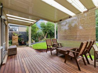 House For Sale - VIC - Eastwood - 3875 - ELEVATED FAMILY LIVING WITH STUNNING RIVER VIEWS IN PREMIER EASTWOOD LOCATION  (Image 2)