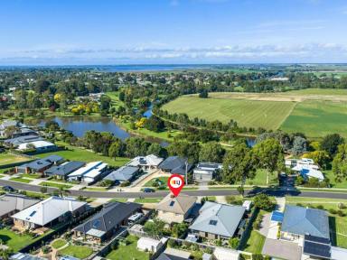 House For Sale - VIC - Eastwood - 3875 - ELEVATED FAMILY LIVING WITH STUNNING RIVER VIEWS IN PREMIER EASTWOOD LOCATION  (Image 2)