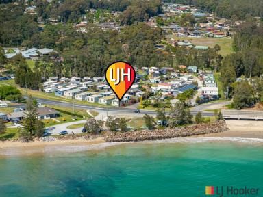 House For Sale - NSW - Sunshine Bay - 2536 - Permanent Over 55's Living - 2 Bedroom Villa Opposite Casey's Beach!  (Image 2)