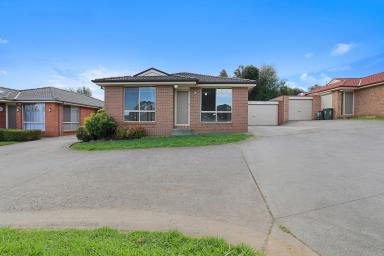 House For Sale - VIC - Drouin - 3818 - Great Location  (Image 2)