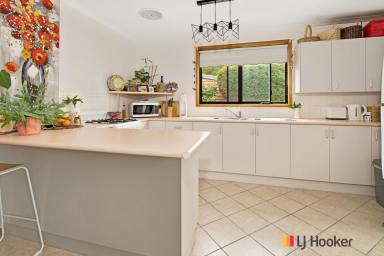 Unit For Sale - NSW - Batemans Bay - 2536 - Single level Unit only 750m to Batemans Bay CBD ! (Image 2)