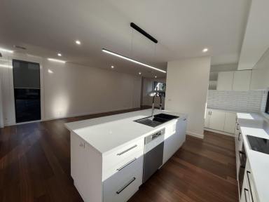 House For Lease - VIC - Wattle Glen - 3096 - Brand New Luxurious House (Image 2)